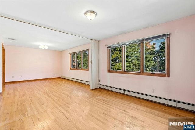 40-12 Kilada Court, Fair Lawn, NJ 07410