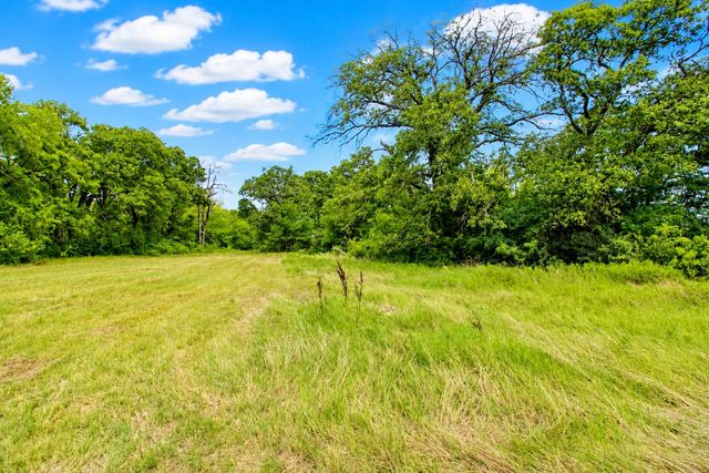 8401 S Fm 148, Scurry, TX 75158