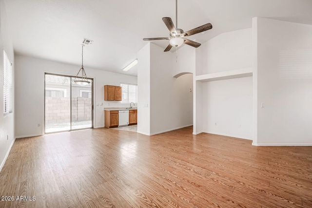 8953 E CAPRI Avenue, Mesa, AZ 85208