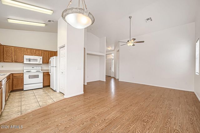 8953 E CAPRI Avenue, Mesa, AZ 85208