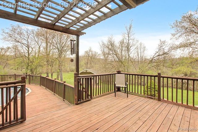 1160 S Garner Road, Milford Charter Township, MI 48380