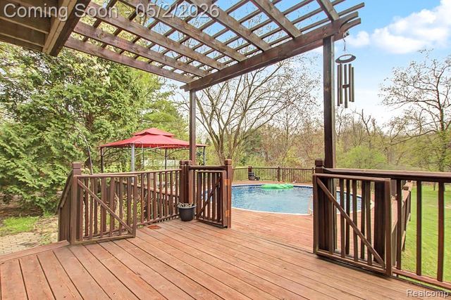 1160 S Garner Road, Milford Charter Township, MI 48380