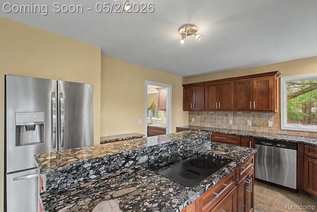 1160 S Garner Road, Milford Charter Township, MI 48380