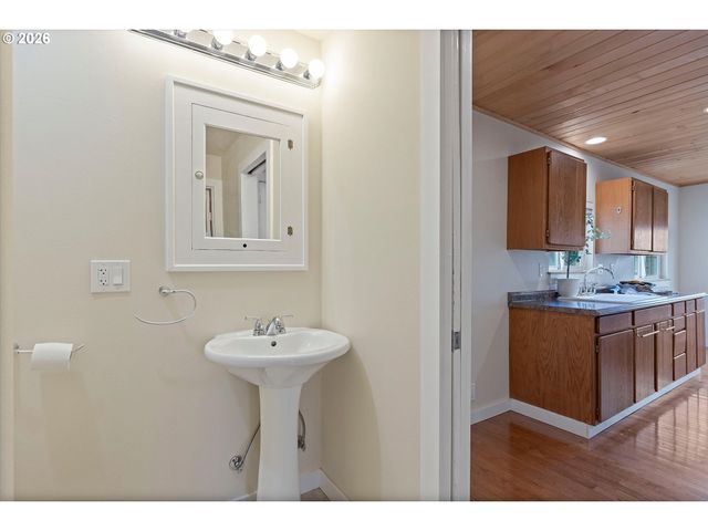5093 Ne 49TH St, Neotsu, OR 97364