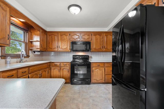 1427 W KIMBERLY AVENUE, Kimberly, WI 54136