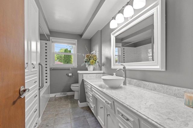 1427 W KIMBERLY AVENUE, Kimberly, WI 54136
