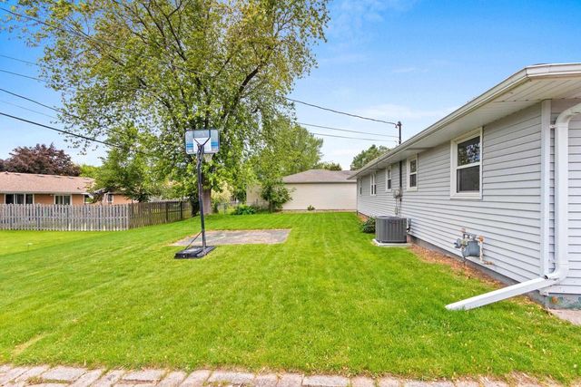 1427 W KIMBERLY AVENUE, Kimberly, WI 54136