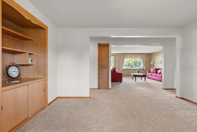 1427 W KIMBERLY AVENUE, Kimberly, WI 54136