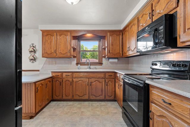 1427 W KIMBERLY AVENUE, Kimberly, WI 54136