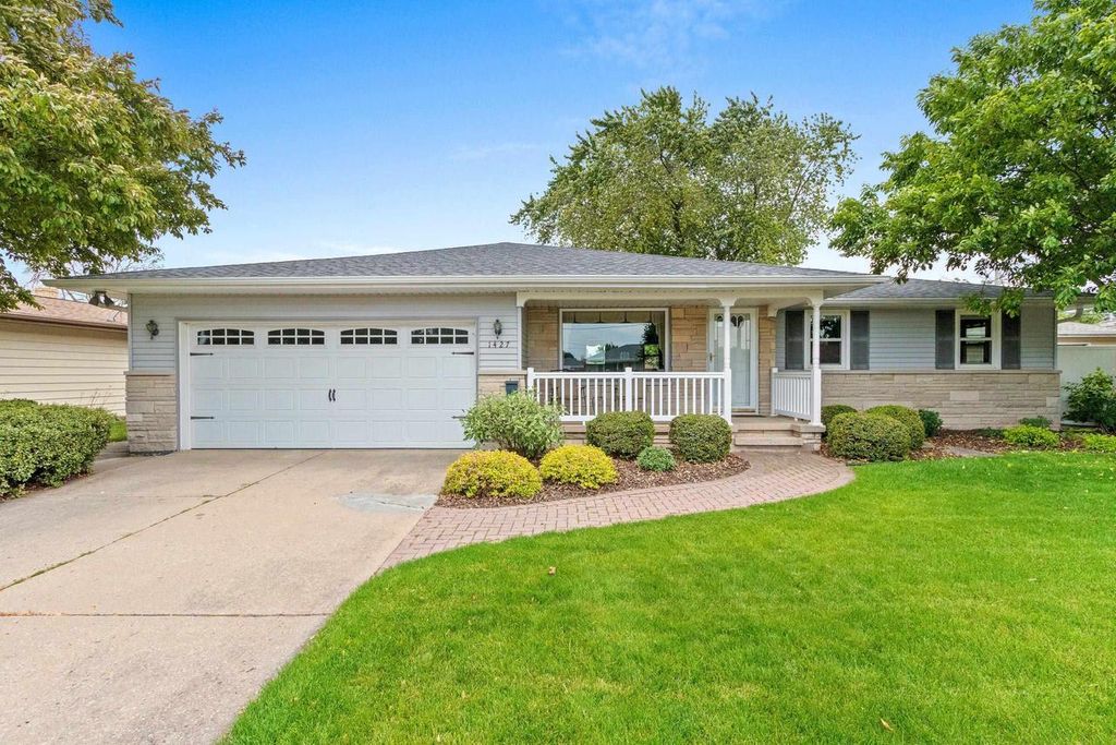 1427 W KIMBERLY AVENUE, Kimberly, WI 54136