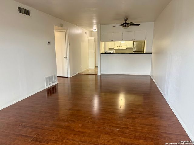 8038 Broadway Apt 223, San Antonio, TX 78209