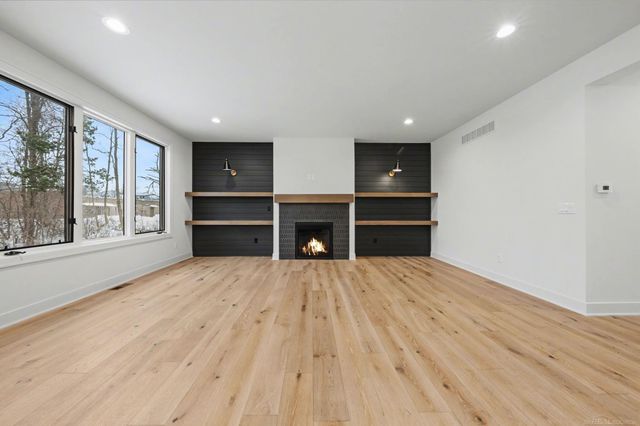 54729 Camden Court, Shelby Twp, MI 48316