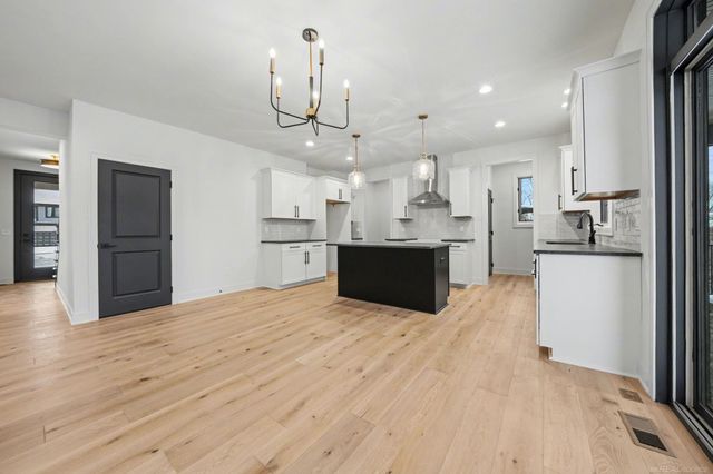 54729 Camden Court, Shelby Twp, MI 48316