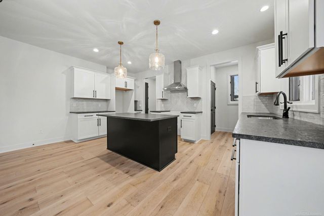 54729 Camden Court, Shelby Twp, MI 48316