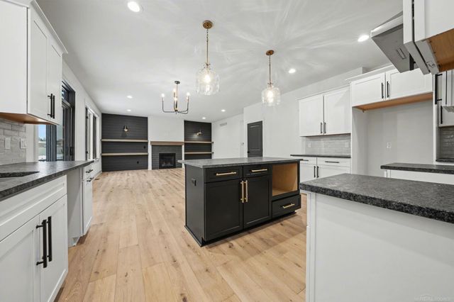 54729 Camden Court, Shelby Twp, MI 48316