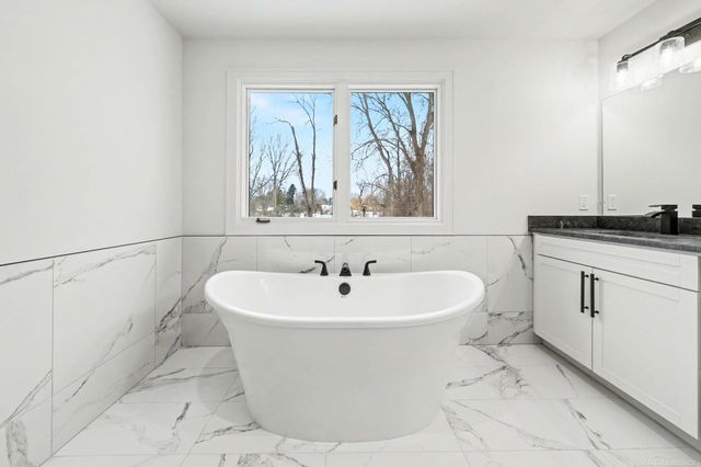 54729 Camden Court, Shelby Twp, MI 48316