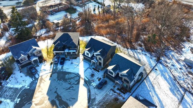 54729 Camden Court, Shelby Twp, MI 48316