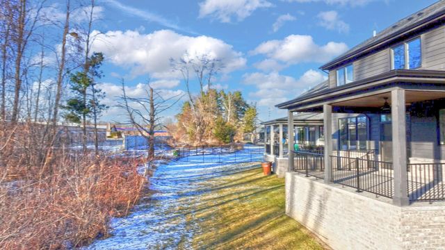 54729 Camden Court, Shelby Twp, MI 48316