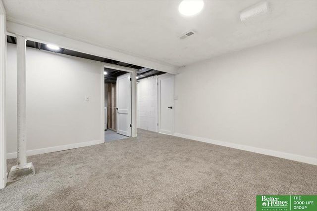 6521 N 35 Street, Omaha, NE 68112