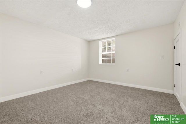 6521 N 35 Street, Omaha, NE 68112
