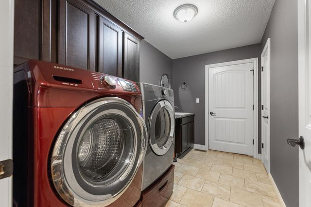 1404 SADDLE BAG CT, Columbia, MO 65201
