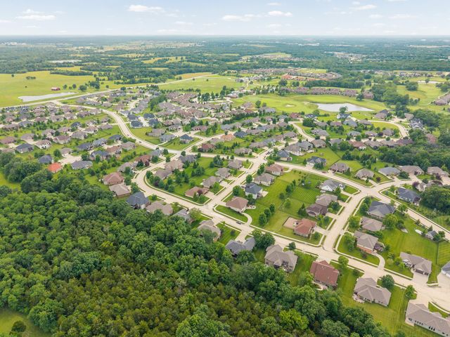 1404 SADDLE BAG CT, Columbia, MO 65201