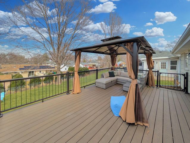 8500 34th Avenue N, New Hope, MN 55427