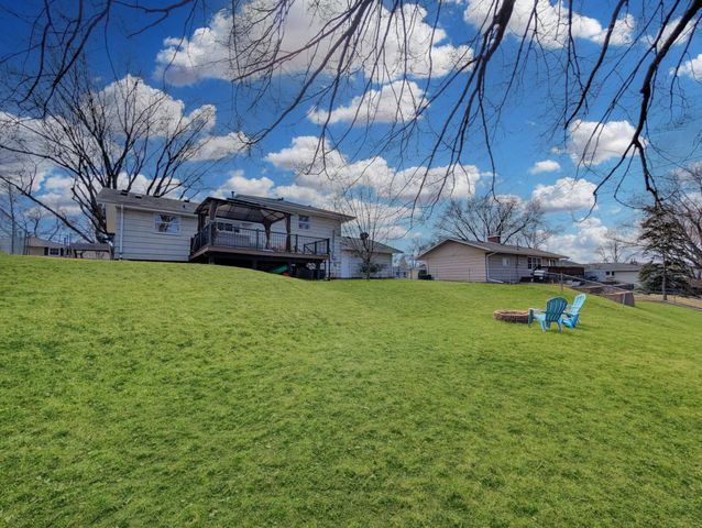 8500 34th Avenue N, New Hope, MN 55427