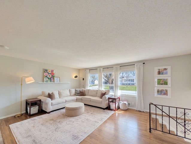 8500 34th Avenue N, New Hope, MN 55427