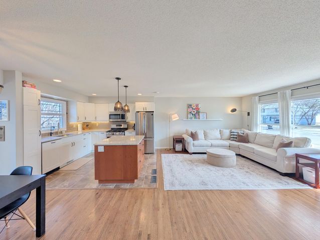 8500 34th Avenue N, New Hope, MN 55427