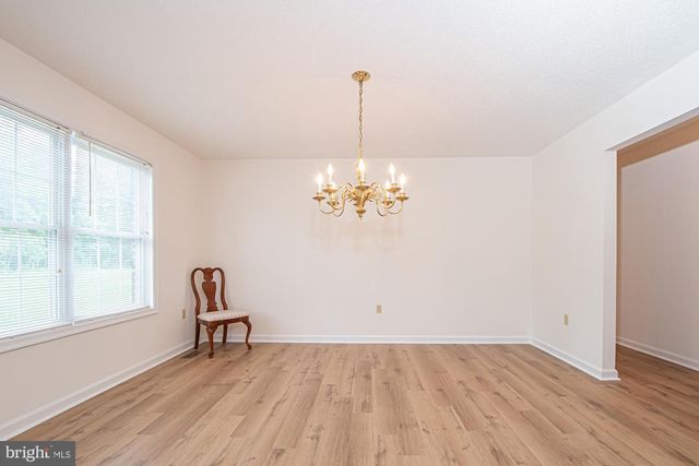 1001 N TIMBER RIDGE RD, Cross Junction, VA 22625