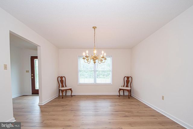 1001 N TIMBER RIDGE RD, Cross Junction, VA 22625