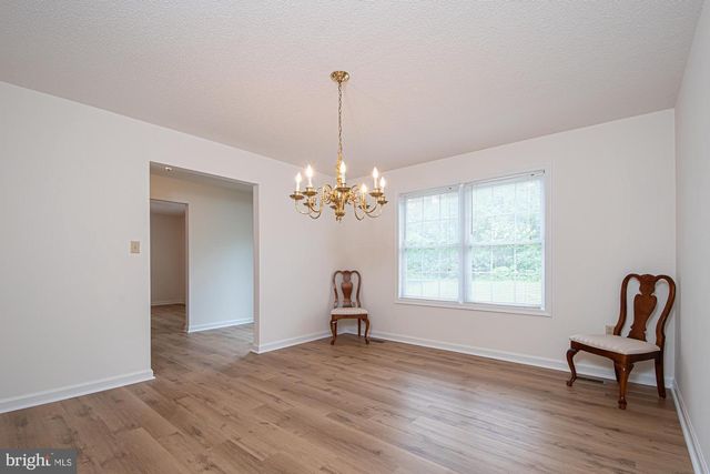 1001 N TIMBER RIDGE RD, Cross Junction, VA 22625