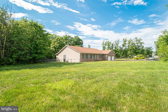 1001 N TIMBER RIDGE RD, Cross Junction, VA 22625