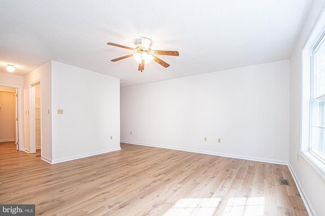 1001 N TIMBER RIDGE RD, Cross Junction, VA 22625
