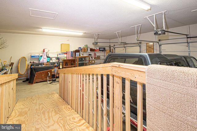 1001 N TIMBER RIDGE RD, Cross Junction, VA 22625