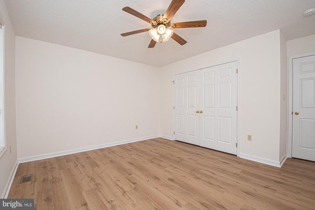 1001 N TIMBER RIDGE RD, Cross Junction, VA 22625