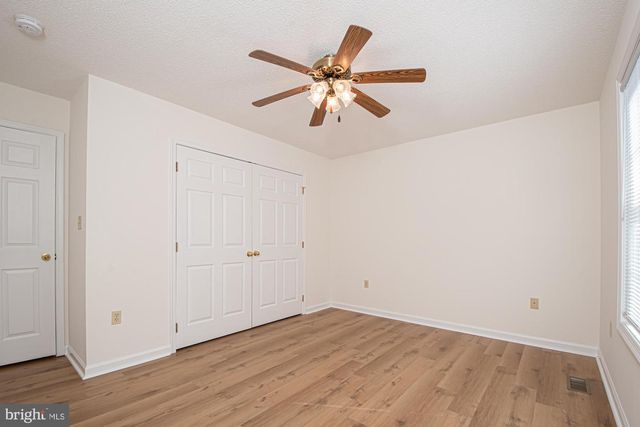 1001 N TIMBER RIDGE RD, Cross Junction, VA 22625