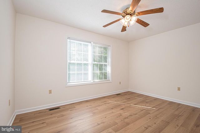 1001 N TIMBER RIDGE RD, Cross Junction, VA 22625