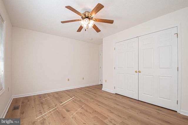 1001 N TIMBER RIDGE RD, Cross Junction, VA 22625