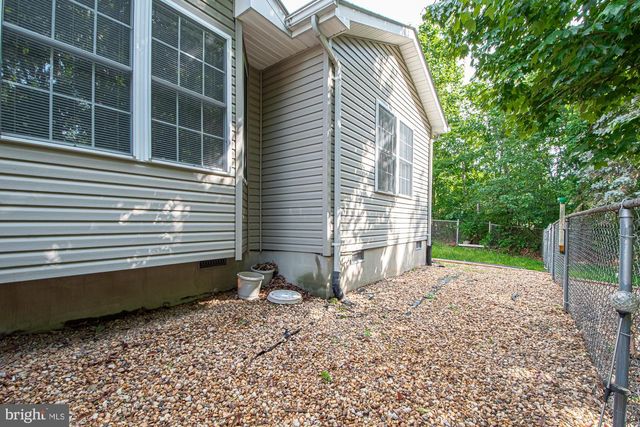 1001 N TIMBER RIDGE RD, Cross Junction, VA 22625