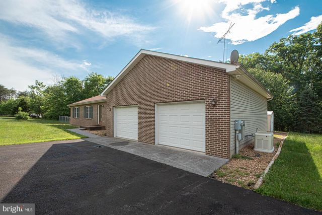 1001 N TIMBER RIDGE RD, Cross Junction, VA 22625