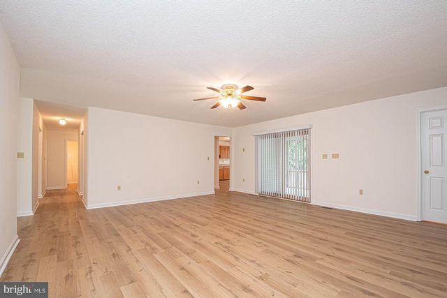 1001 N TIMBER RIDGE RD, Cross Junction, VA 22625