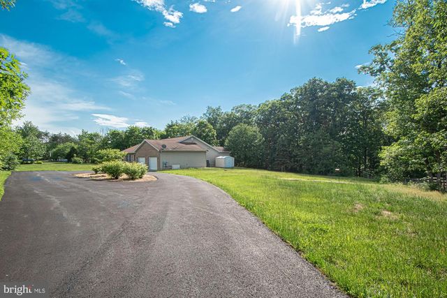 1001 N TIMBER RIDGE RD, Cross Junction, VA 22625
