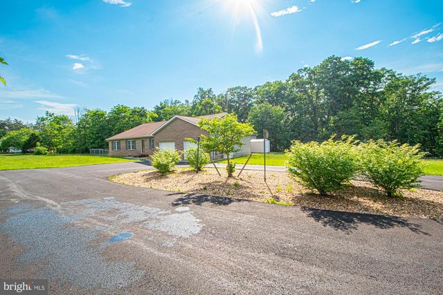 1001 N TIMBER RIDGE RD, Cross Junction, VA 22625