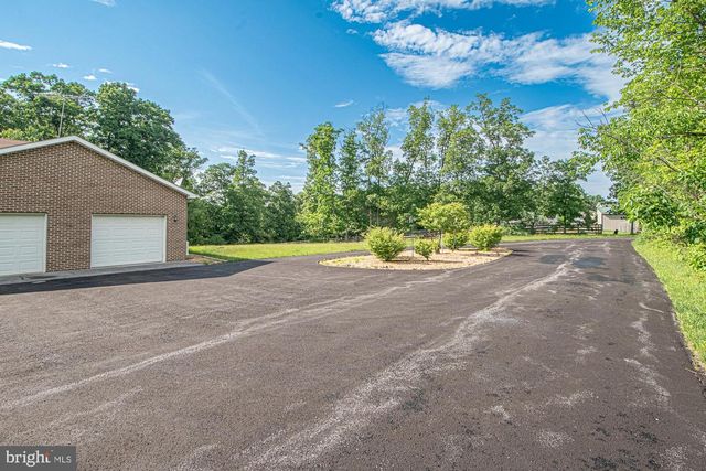 1001 N TIMBER RIDGE RD, Cross Junction, VA 22625