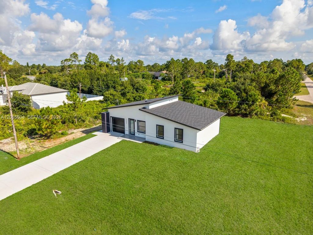 Image 2 of property listing at 1255 Nimitz, Lehigh Acres, FL 33974