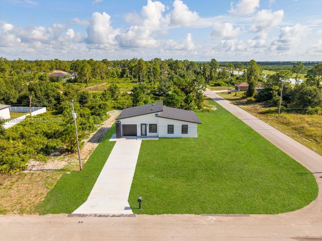 Image 3 of property listing at 1255 Nimitz, Lehigh Acres, FL 33974