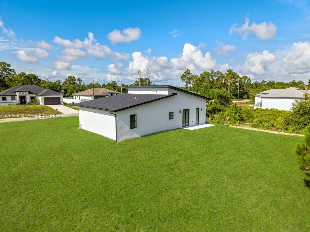 Image 4 of property listing at 1255 Nimitz, Lehigh Acres, FL 33974