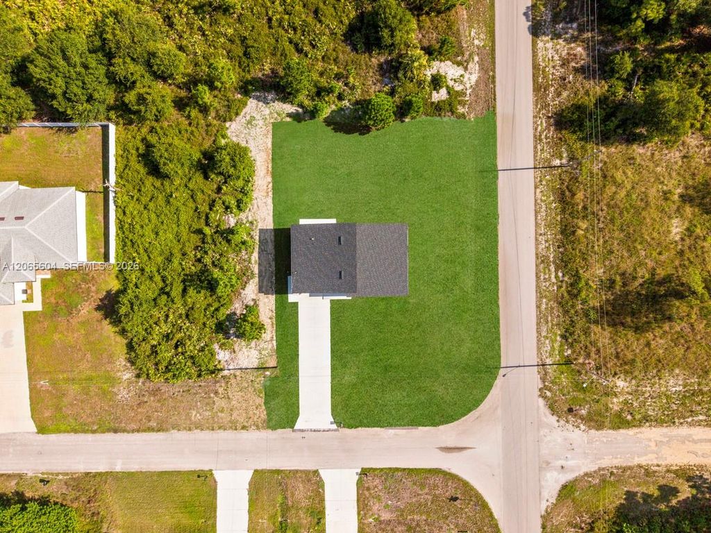 Image 5 of property listing at 1255 Nimitz, Lehigh Acres, FL 33974